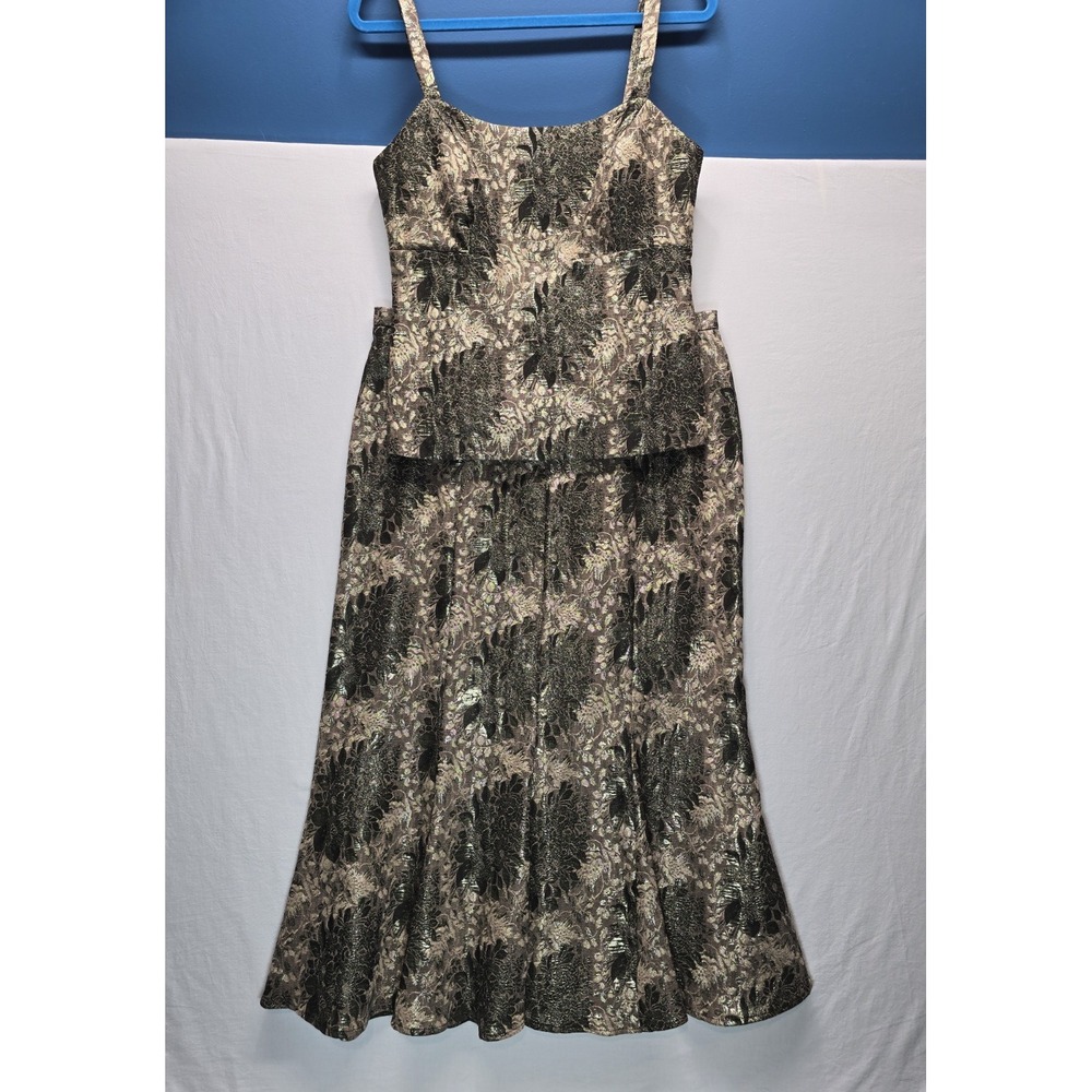 NueVa Womens 2 Piece Brocade Formal Outfit Size 10 12 Metallic Floral Skirt Top